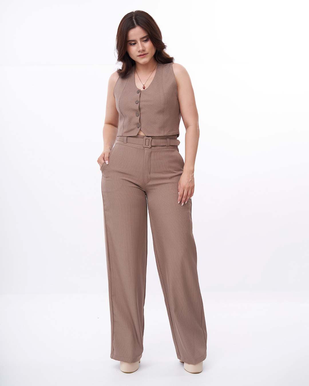 Pantalón a rayas con correa