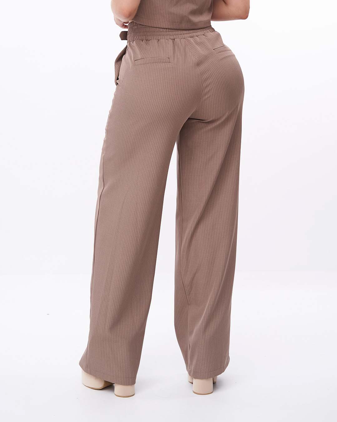 Pantalón a rayas con correa