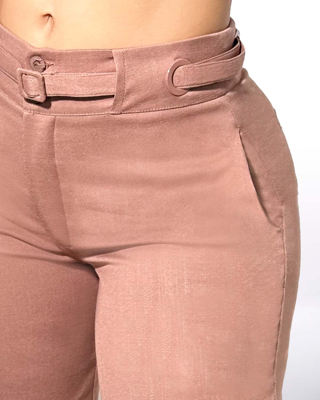 Pantalón con correa forrada