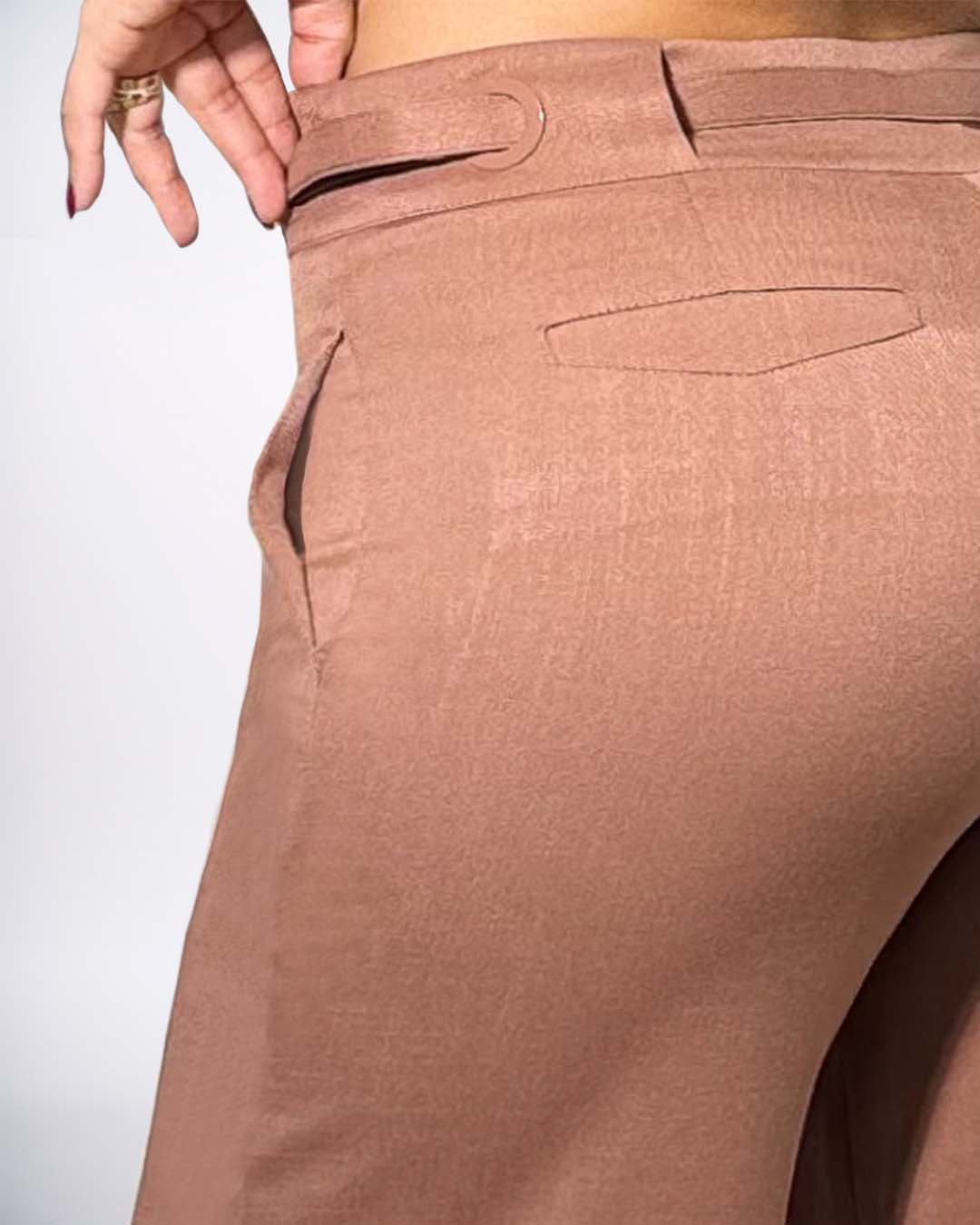 Pantalón con correa forrada